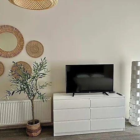 Aisa 39 3* Pärnu